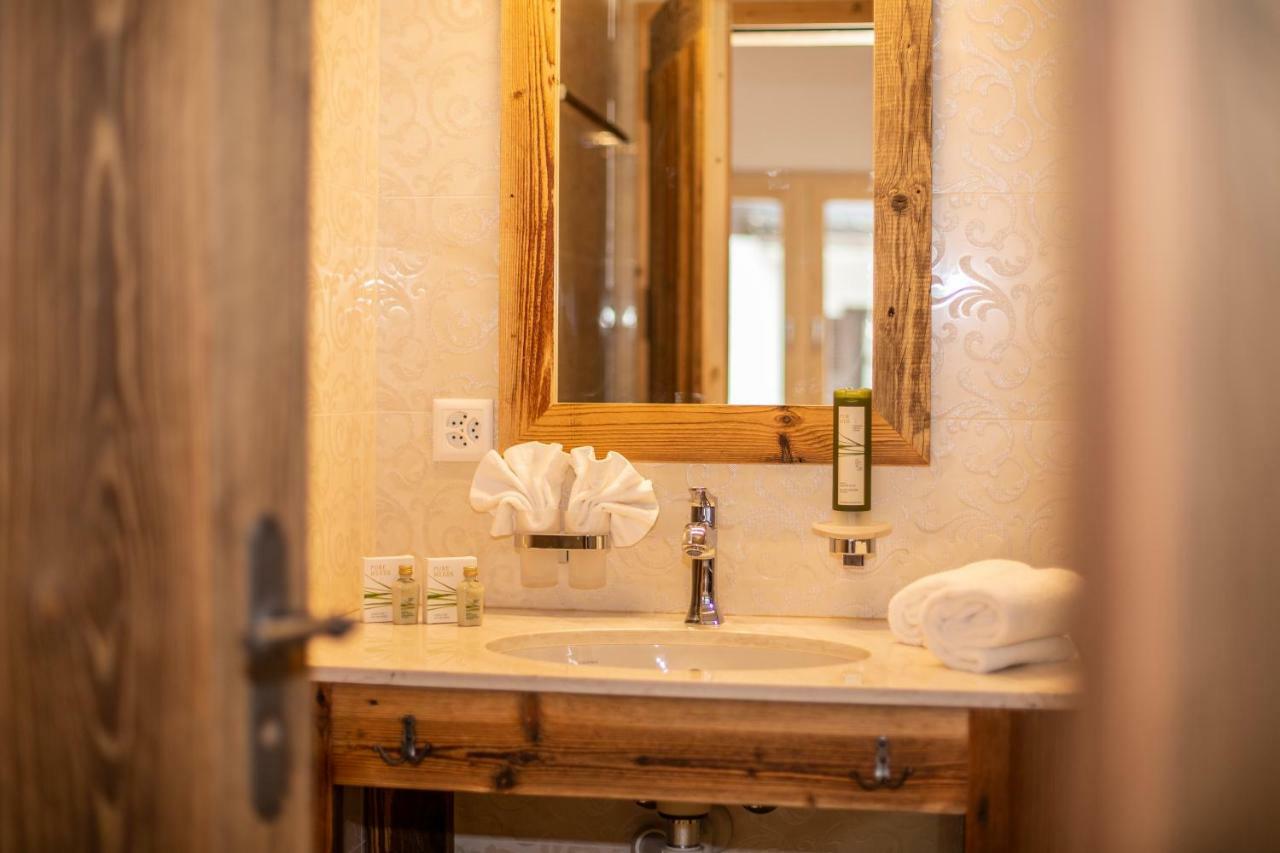 Palace Luxury Wellness Apartment And Boutique Hotel Ski-In-Out Saas Fee Exteriör bild
