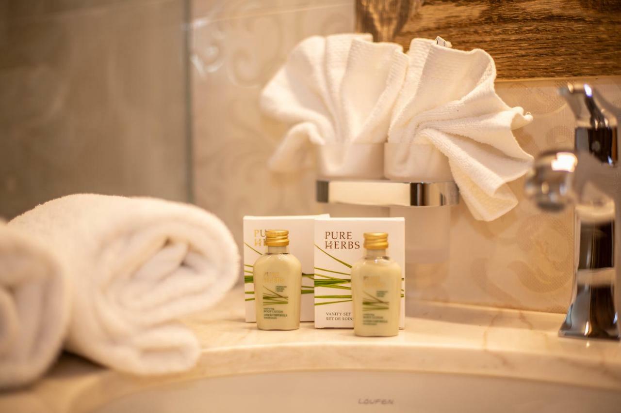 Palace Luxury Wellness Apartment And Boutique Hotel Ski-In-Out Saas Fee Exteriör bild