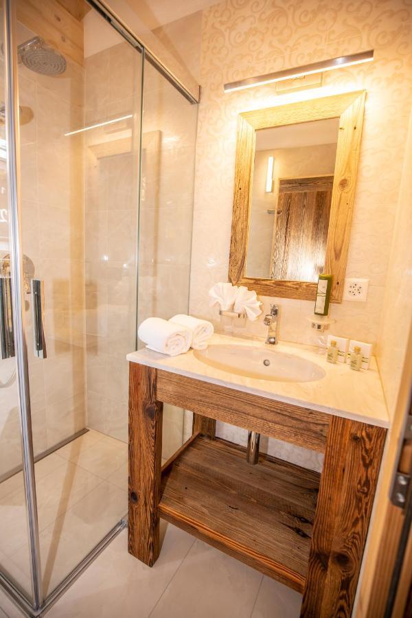 Palace Luxury Wellness Apartment And Boutique Hotel Ski-In-Out Saas Fee Exteriör bild